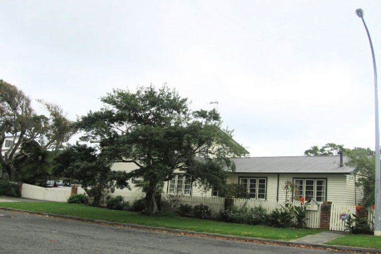 Photo of property in 26 Bluegum Road, Paraparaumu Beach, Paraparaumu, 5032