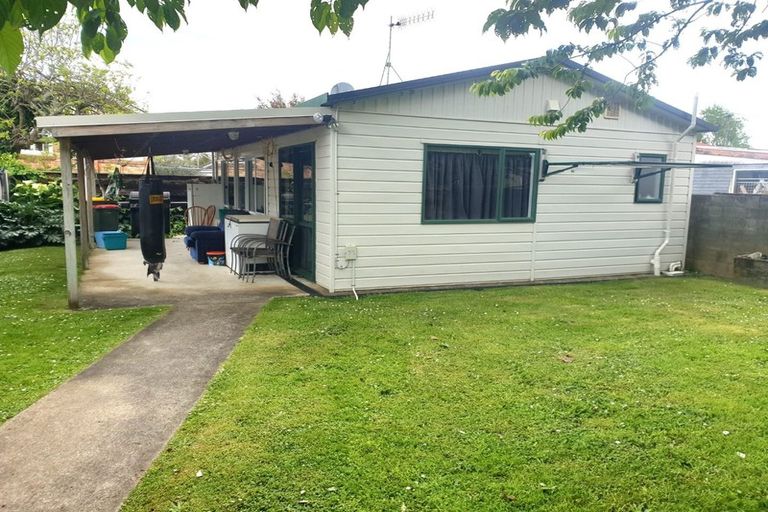 Photo of property in 21 Helena Road, Hillcrest, Hamilton, 3216