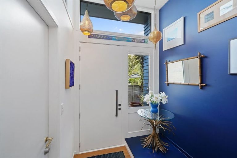 Photo of property in 42 Whitfield Street, Sumner, Christchurch, 8081