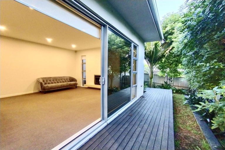 Photo of property in 10a Waterloo Road, Milford, Auckland, 0620