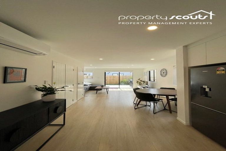 Photo of property in 133f Lancaster Road, Beach Haven, Auckland, 0626