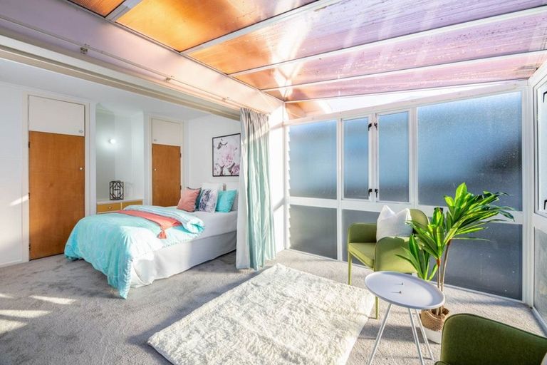 Photo of property in 10 Edgeworth Road, Glenfield, Auckland, 0629