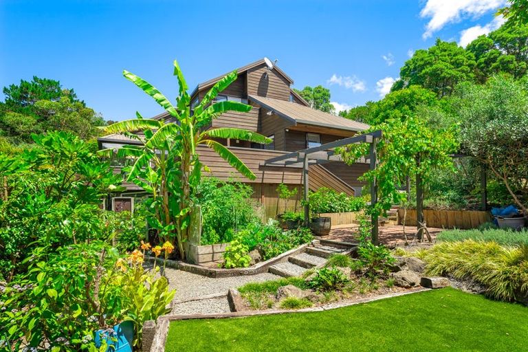 Photo of property in 6 Whale Cove, Stanmore Bay, Whangaparaoa, 0932