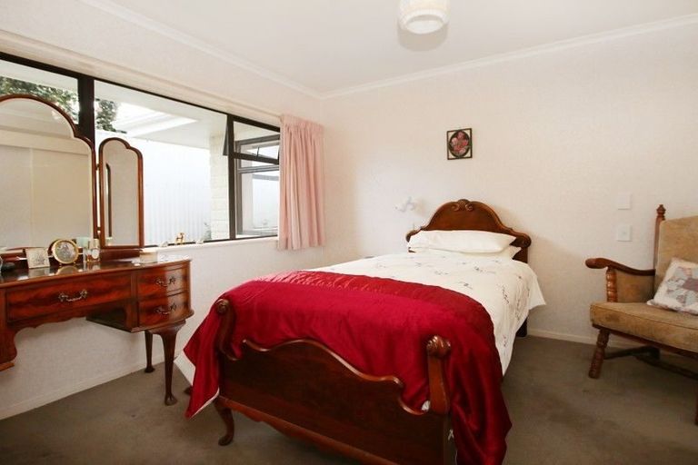 Photo of property in 16b Montgomery Terrace, Hokowhitu, Palmerston North, 4410