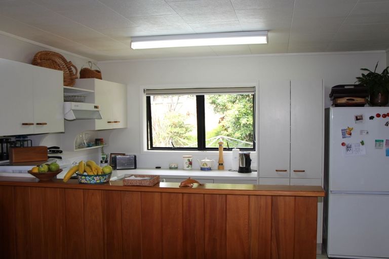 Photo of property in 4 Seaview Road, Cable Bay, 0420