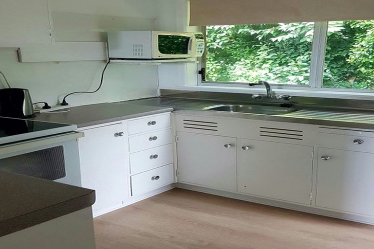 Photo of property in 1/1 Trentham Road, Papakura, 2110