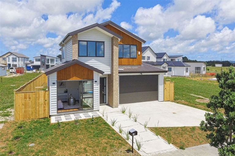 Photo of property in 13 Kaitiaki Drive, Clarks Beach, 2122