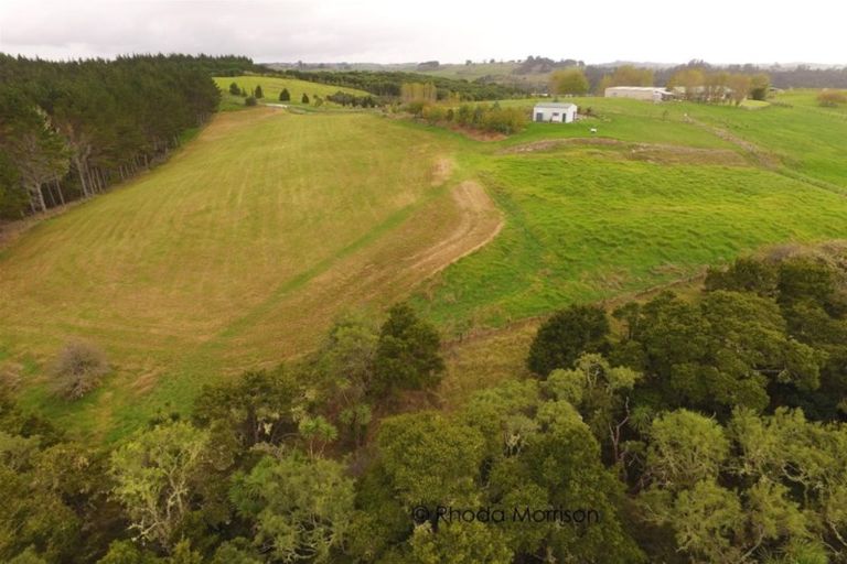 Photo of property in 196 Metcalfe Road, Matakohe, 0593