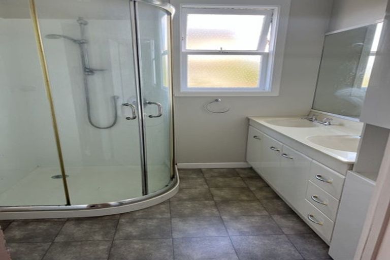 Photo of property in 10 Coronation Road, Glenfield, Auckland, 0627