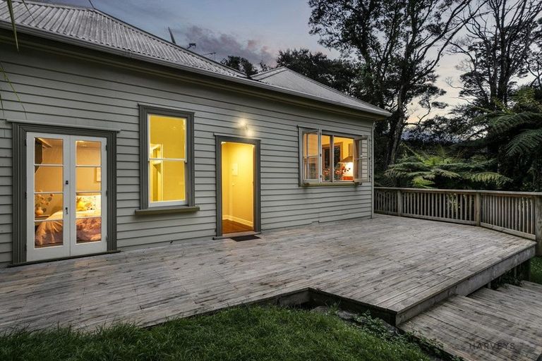 Photo of property in 51 Opanuku Road, Henderson Valley, Auckland, 0612