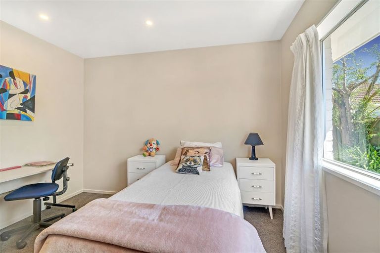 Photo of property in 70a Cutts Road, Russley, Christchurch, 8042