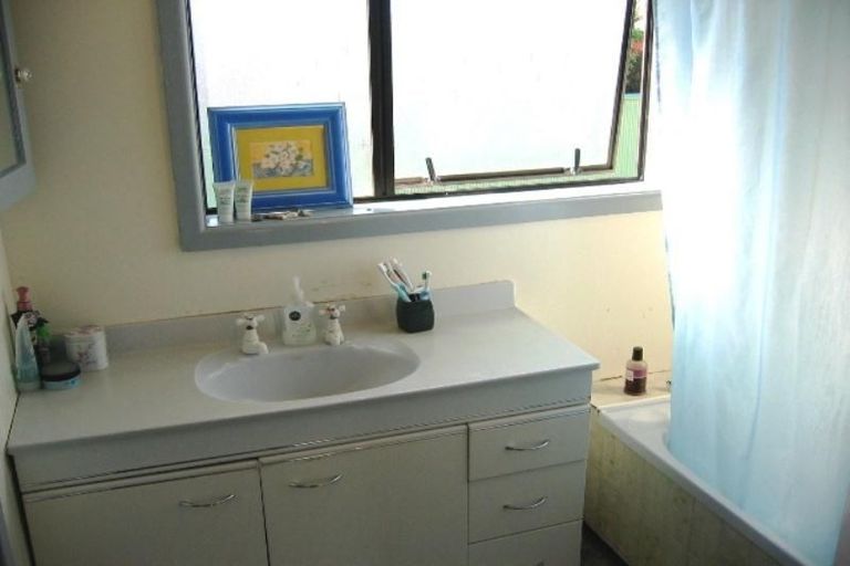 Photo of property in 12 Mappleton Avenue, Burnside, Christchurch, 8053