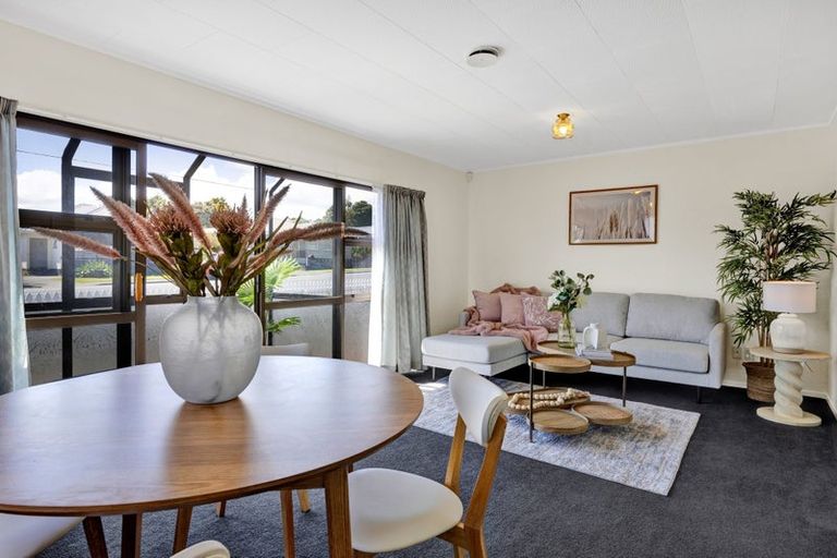 Photo of property in 180 Mangorei Road, Merrilands, New Plymouth, 4312