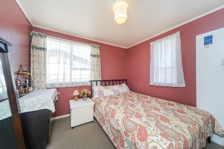 Photo of property in 5 Buller Place, Westbrook, Palmerston North, 4412