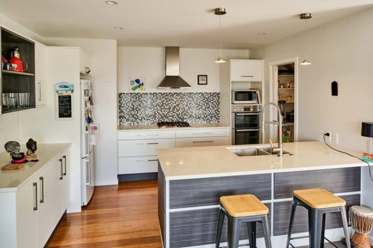 Photo of property in 9 Pari Tai Way, Houghton Bay, Wellington, 6023