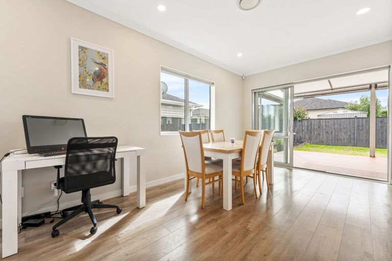 Photo of property in 4 Lewis Younie Road, Kumeu, 0810