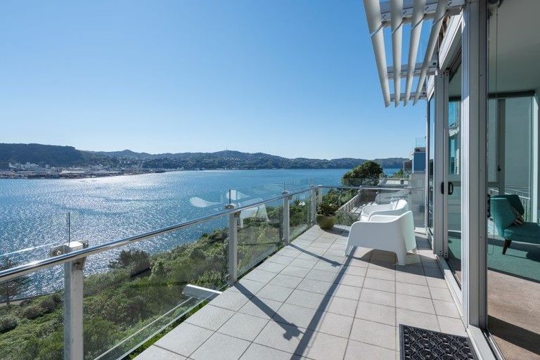 Photo of property in 4/22 The Crescent, Roseneath, Wellington, 6011