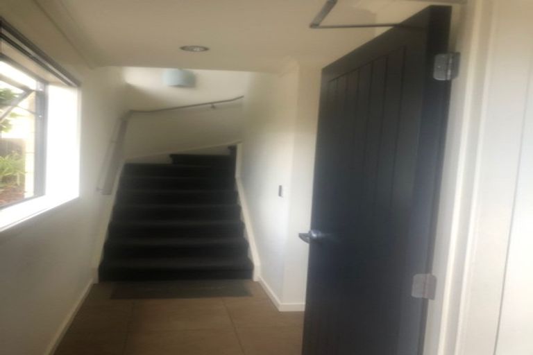 Photo of property in 111 Roberta Crescent, Orewa, 0931