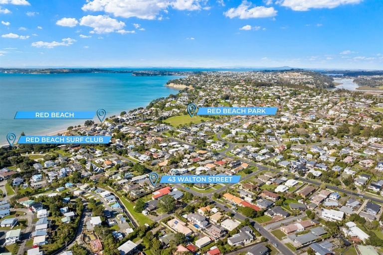 Photo of property in 43 Walton Street, Red Beach, 0932