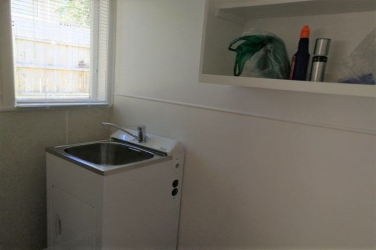 Photo of property in 18 Trinidad Road, Sunnynook, Auckland, 0620