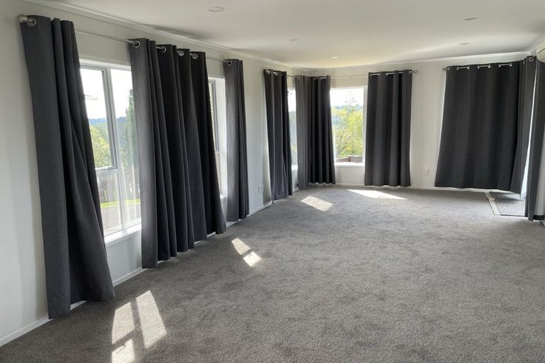 Photo of property in 1/4 Pemberton Avenue, Bayview, Auckland, 0629