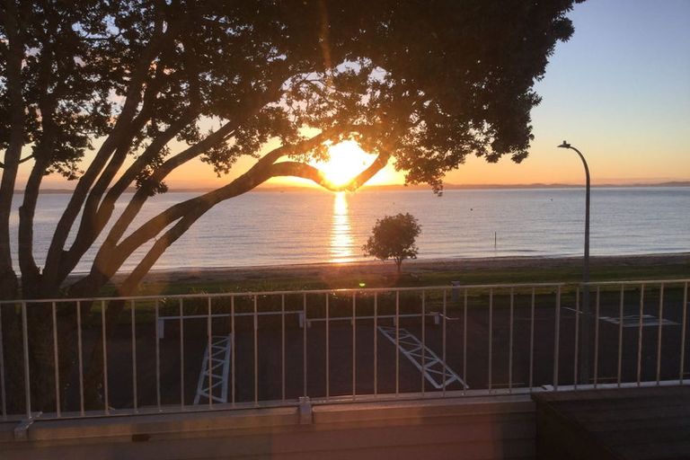 Photo of property in 48 The Esplanade, Eastern Beach, Auckland, 2012