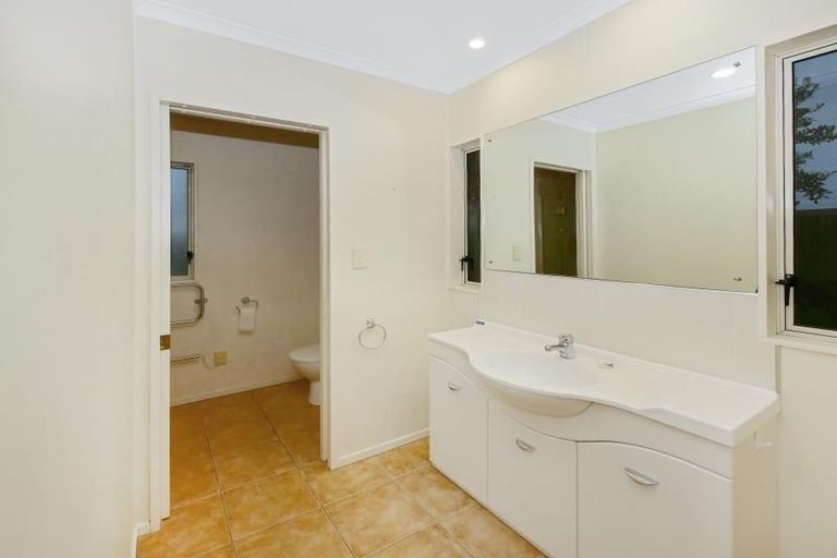 Photo of property in 17 Chelsea Drive, Taradale, Napier, 4112