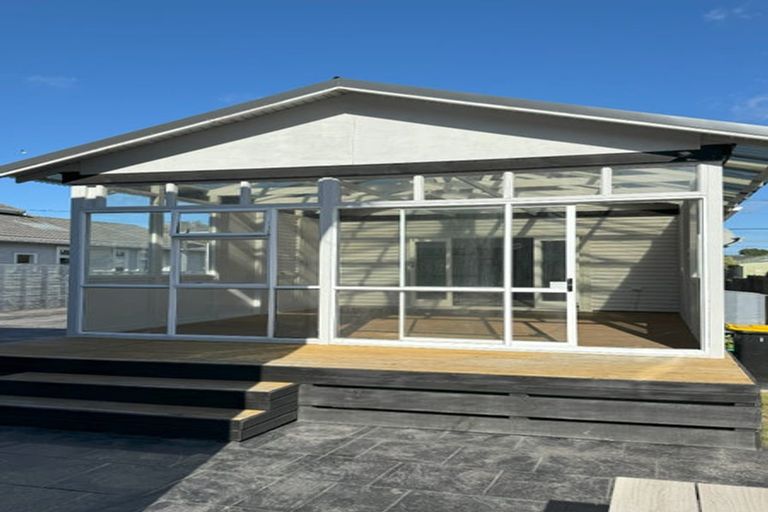 Photo of property in 135 Rongotai Road, Kilbirnie, Wellington, 6022