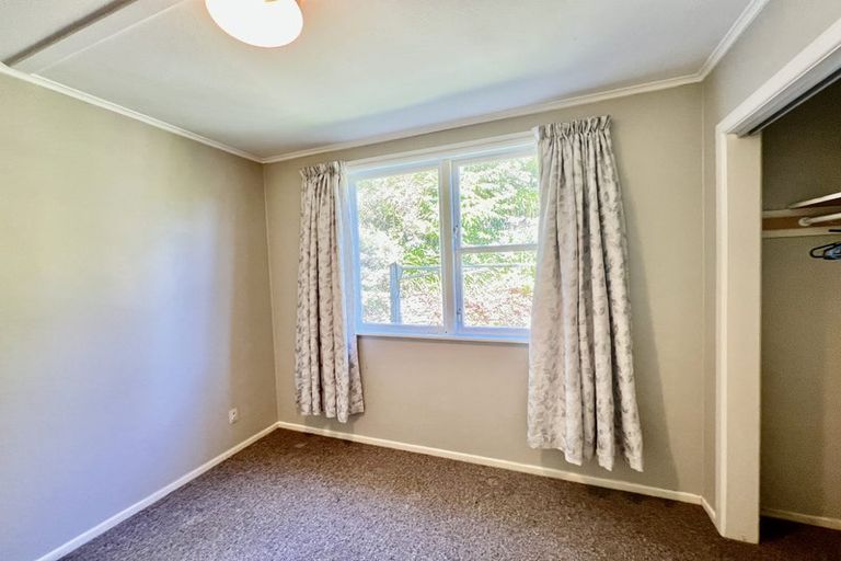 Photo of property in 18 Deller Grove, Silverstream, Upper Hutt, 5019