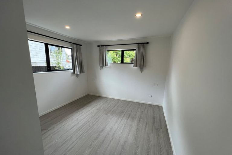 Photo of property in 3 Kerria Place, Sunnynook, Auckland, 0620