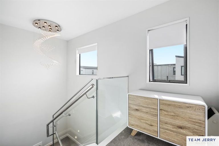 Photo of property in 47 Whare Kauri Road, Papakura, 2110