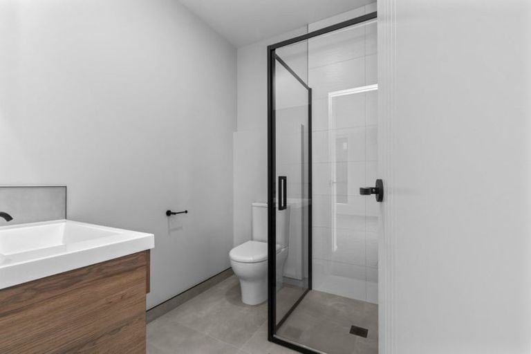 Photo of property in 2/4 Carey Street, Maeroa, Hamilton, 3200