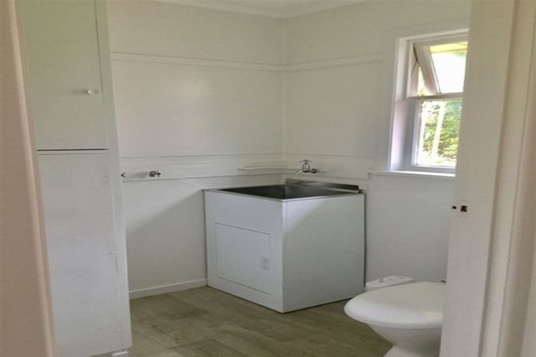 Photo of property in 10 Boler Place, New Lynn, Auckland, 0600