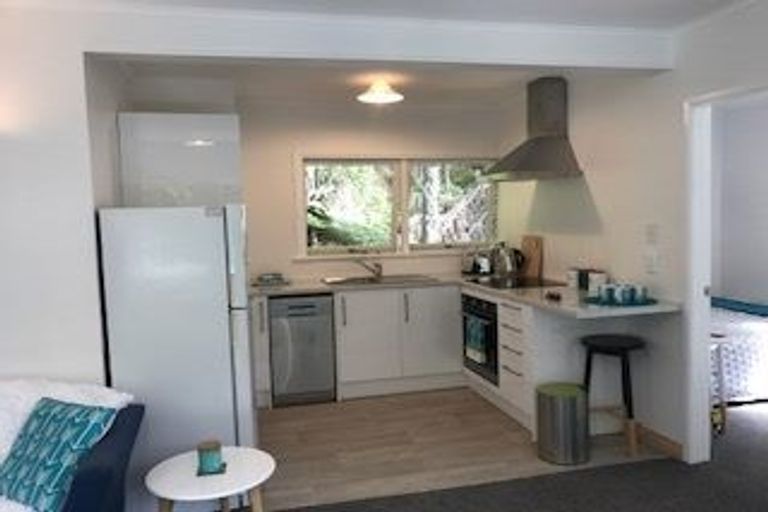 Photo of property in 8 Kaitawa Road, York Bay, Lower Hutt, 5013