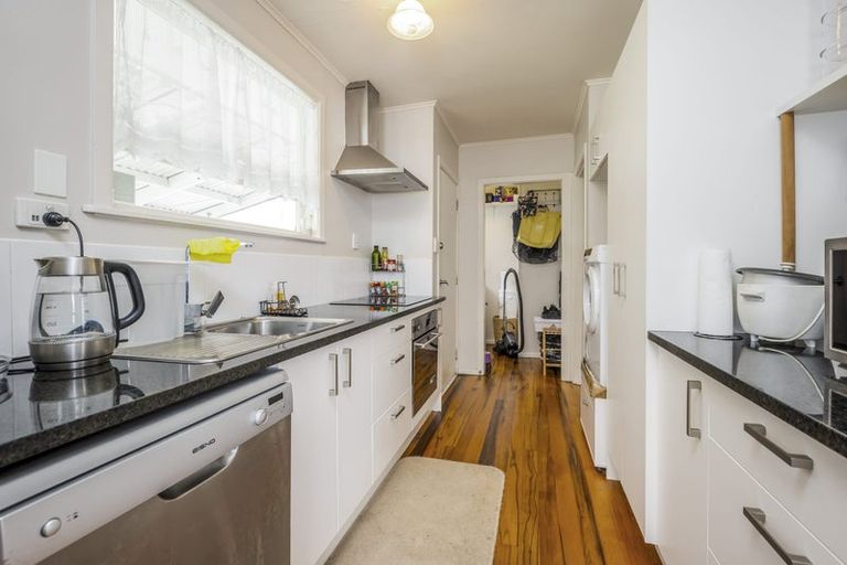 Photo of property in 17 Brentford Place, Manurewa, Auckland, 2102