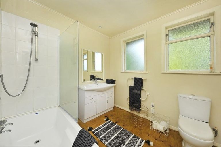 Photo of property in 35 Flay Crescent, Burnside, Christchurch, 8053