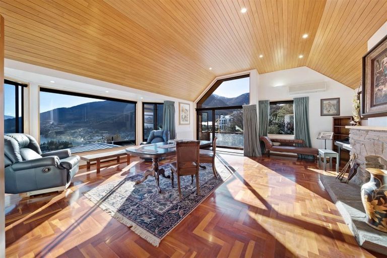 Photo of property in 33 Edinburgh Drive, Queenstown, 9300