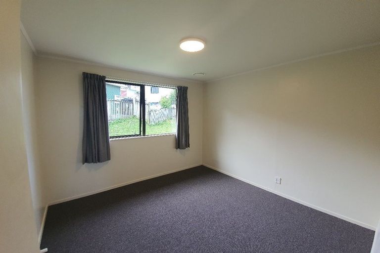 Photo of property in 20 Chislehurst Street, Henderson, Auckland, 0612