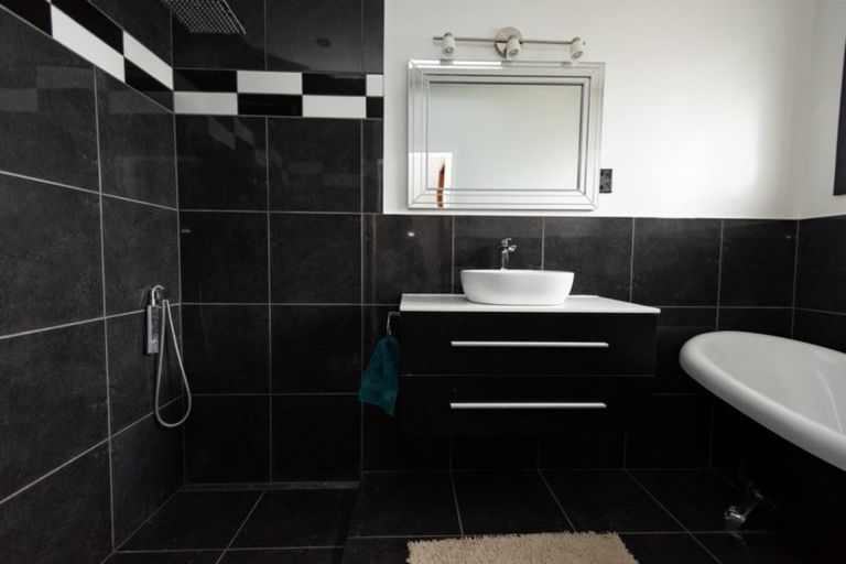 Photo of property in 34 Haydon Street, Roslyn, Palmerston North, 4414