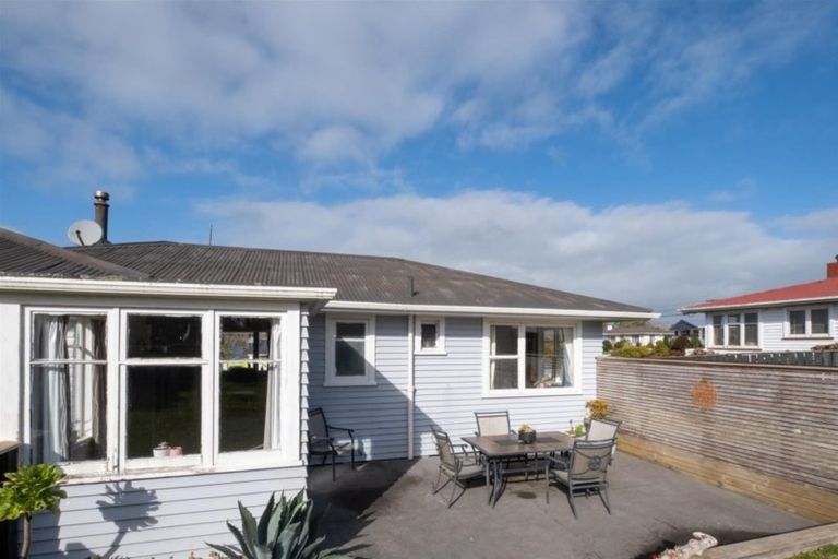 Photo of property in 100 Hathaway Street, Stratford, 4332