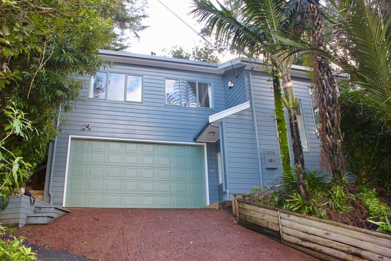 Photo of property in 153 Woodlands Park Road, Titirangi, Auckland, 0604