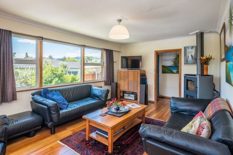 Photo of property in 6 Horomona Road, Paekakariki, 5034