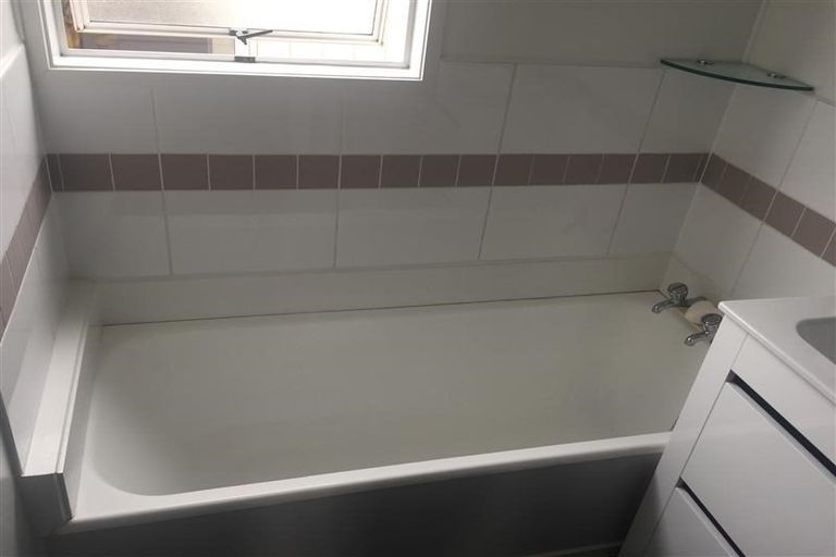 Photo of property in 2/26 Navigator Place, Papatoetoe, Auckland, 2025