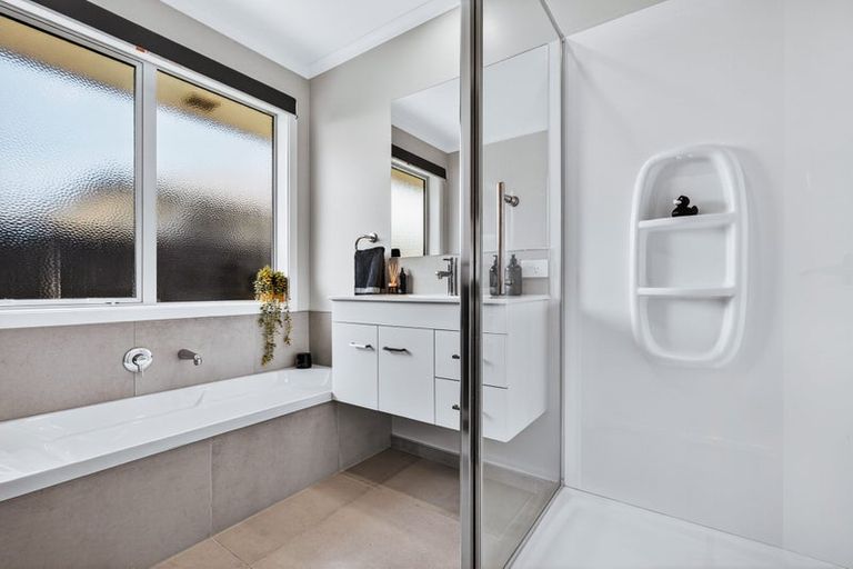 Photo of property in 22 Huka Heights Drive, Rangatira Park, Taupo, 3330