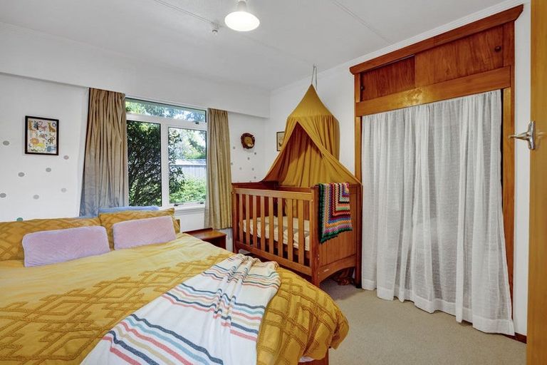 Photo of property in 39 Turakina Street, Merrilands, New Plymouth, 4312
