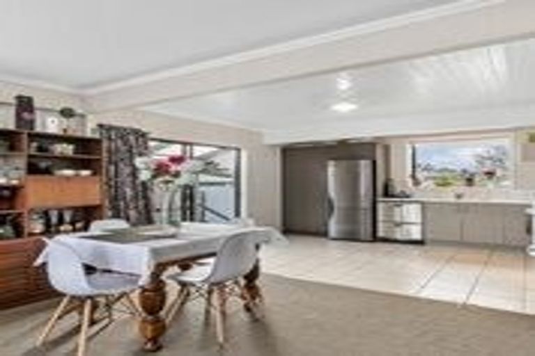 Photo of property in 5 Cooper Place, Papakura, 2110