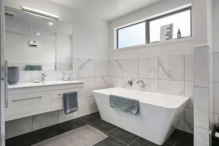 Photo of property in 6 Ada Close, Cambridge, 3434