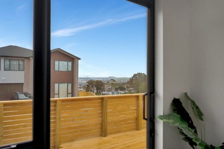 Photo of property in 1 Verdant View Avenue, Flat Bush, Auckland, 2019