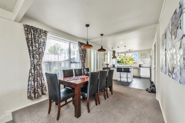 Photo of property in 140 Kendal Avenue, Burnside, Christchurch, 8053