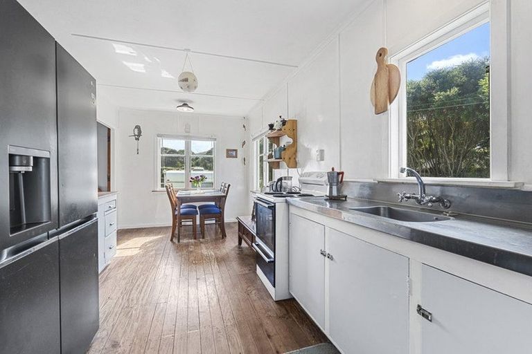 Photo of property in 4 Oha Street, Mokau, 4376